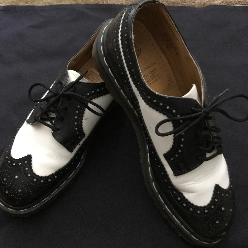 Dr. Martens 3989 Black N White Bex